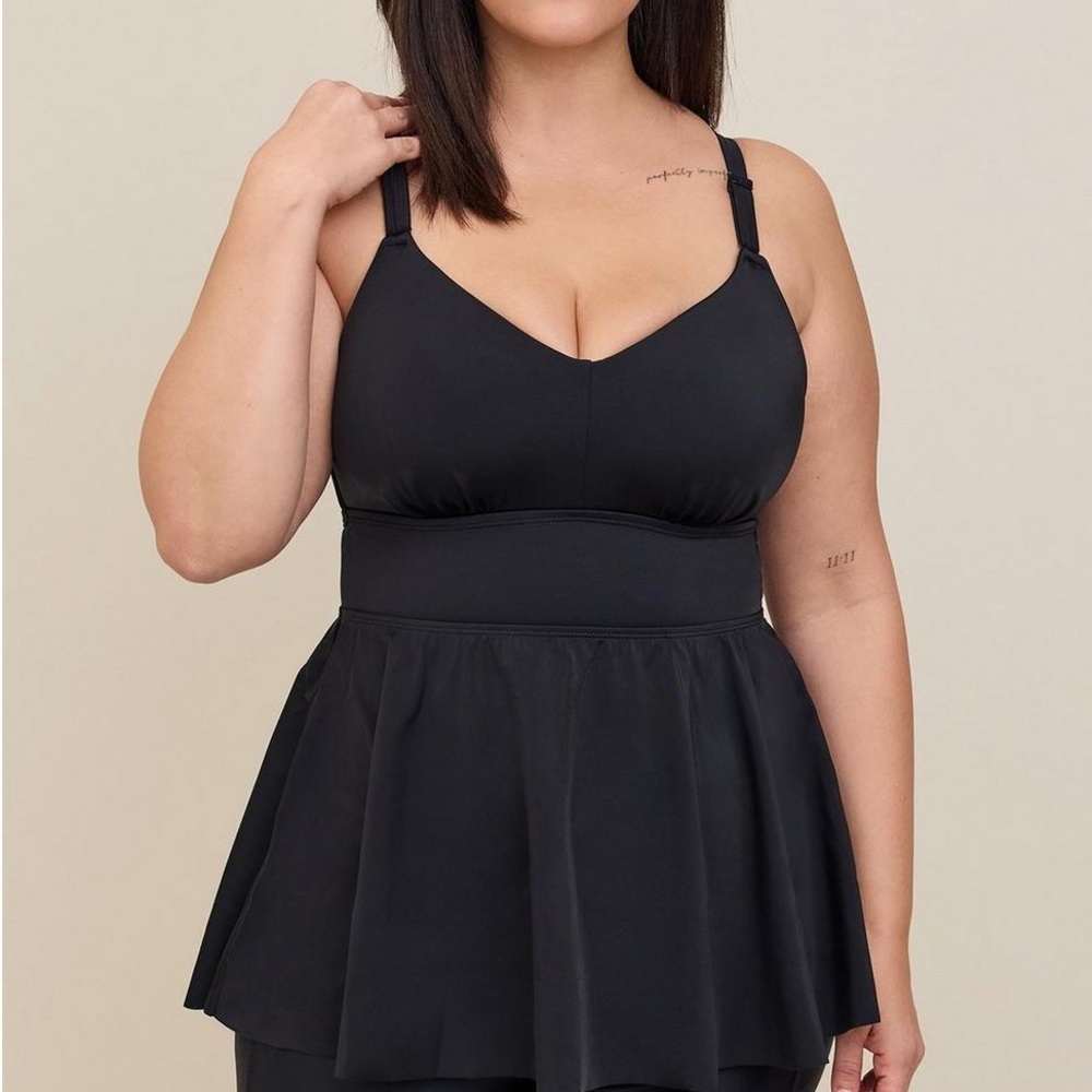 Torrid Black Wire-Free Racerback Tankini Size 4 D/DD